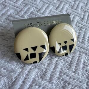 Brand New Women's Tan Black Enamel Geometric Pin On Earrings Fashion 80s Retro